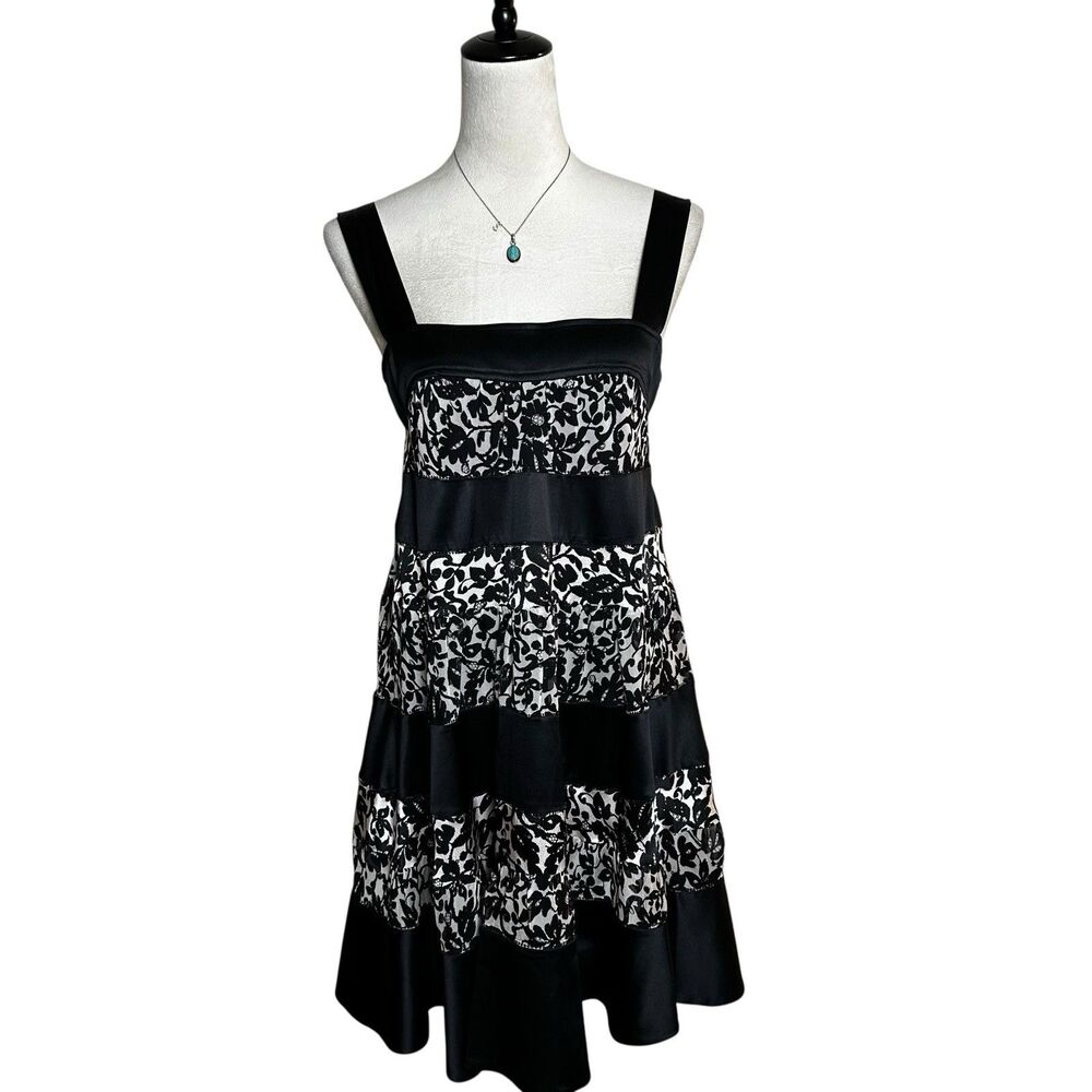 DVF Diane von Furstenberg Abby Silk Dress 6 Small | Floral Tiered Holiday Party